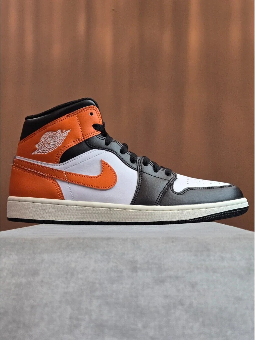 Nike Air Jordan 1 Mid 